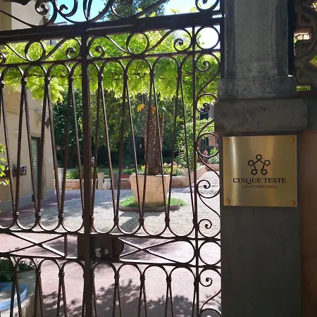 Cinqueteste Luxury Гостевой дом Венеция