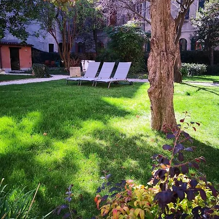 Cinqueteste Luxury 2* Venedig