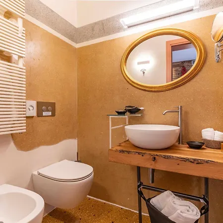 Cinqueteste Luxury בית הארחה 4*