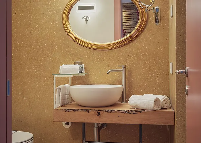 Cinqueteste Luxury بيت ضيافة