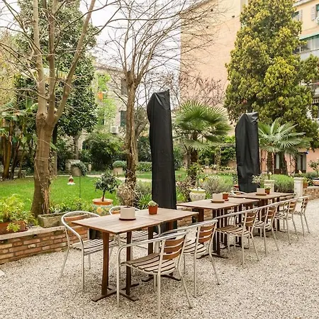 Cinqueteste Luxury Πανσιόν 4*