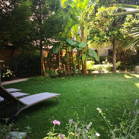 Πανσιόν Cinqueteste Luxury 4*