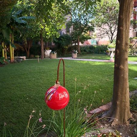 Cinqueteste Luxury Πανσιόν 4*