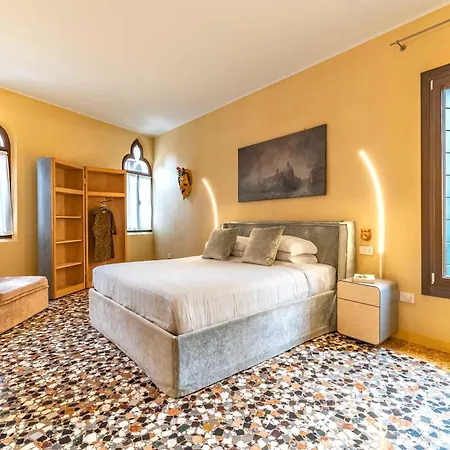 Cinqueteste Luxury 4* Venedig