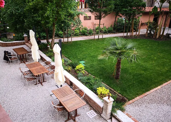 Cinqueteste Luxury Velence