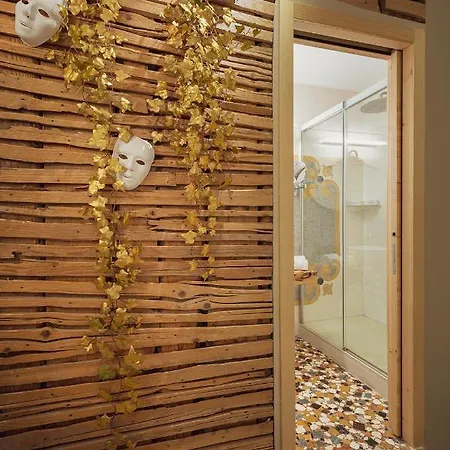 Cinqueteste Luxury 4*